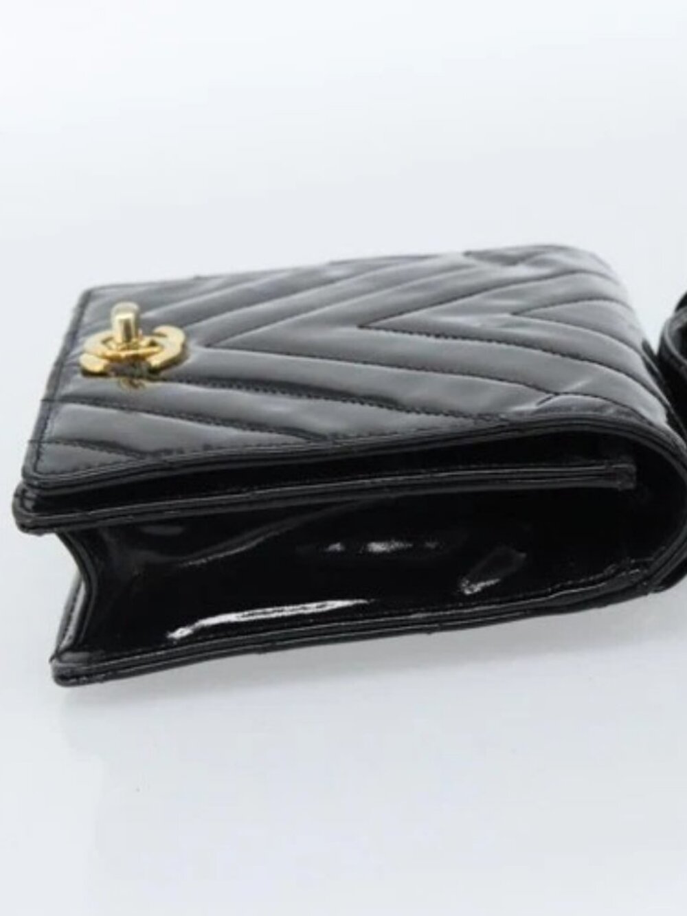 CHANEL V Stitch Waist bag Patent leather Black Gold CC Auth bs18829 - Picture 4 of 16